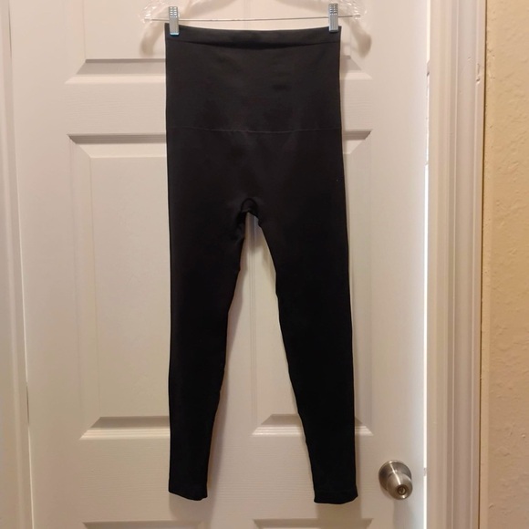 SPANX Look At Me Now Seamless Shapewear Leggings Black Size M - Picture 1 of 4